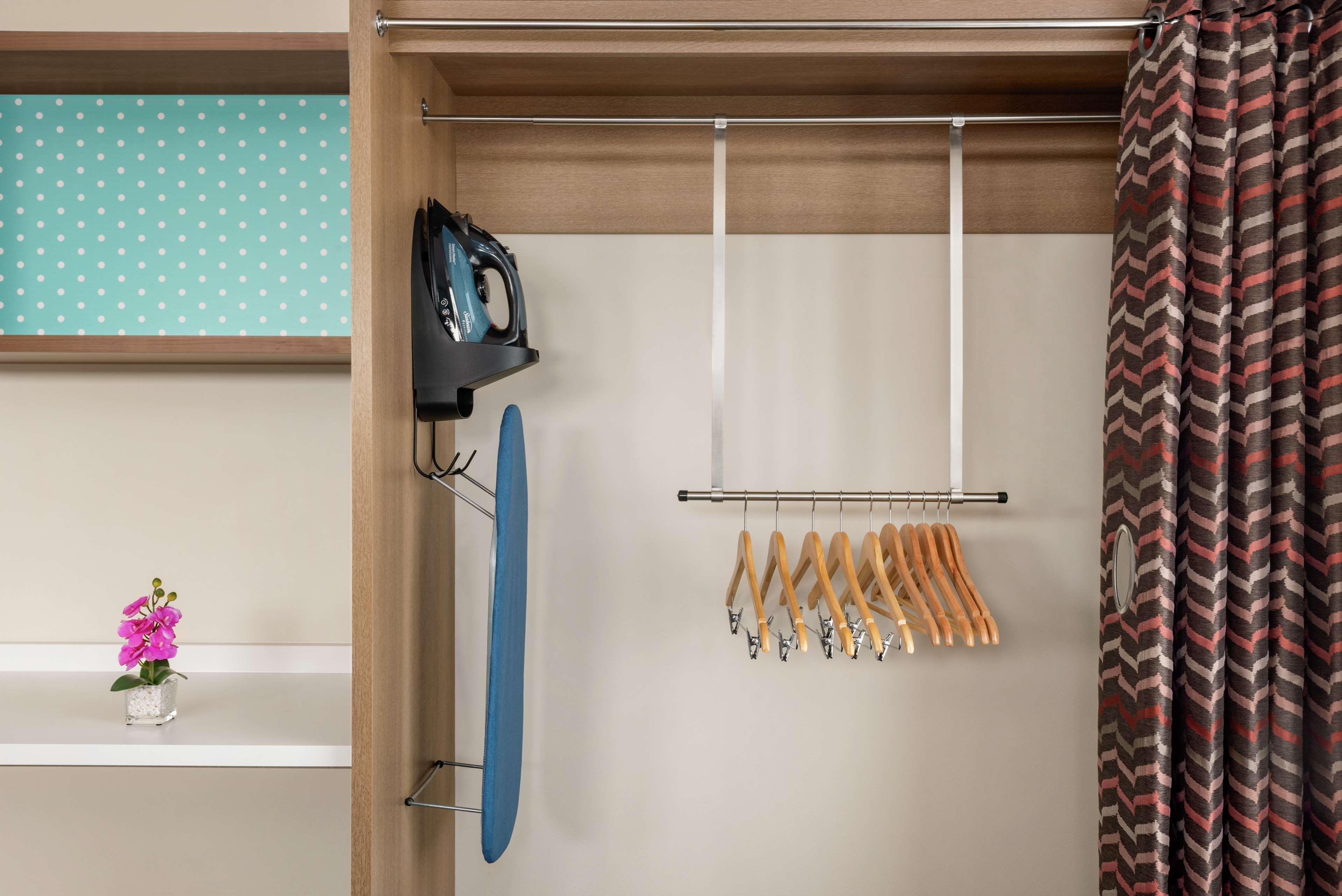 Home2 Suites By Hilton Bismarck Bagian luar foto